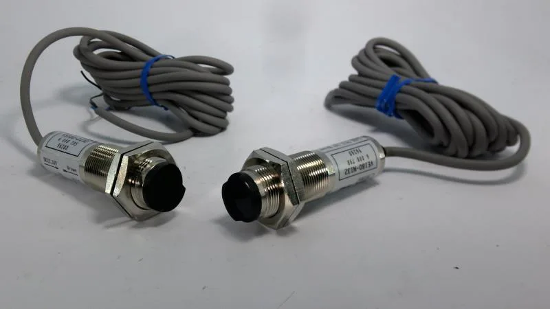 SICK VS/VE180-N132 — Photoelectric Sensors