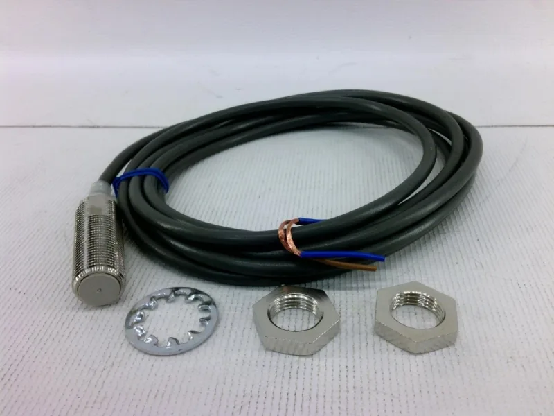 Omron E2EM-X4X1 2M — Proximity Sensors