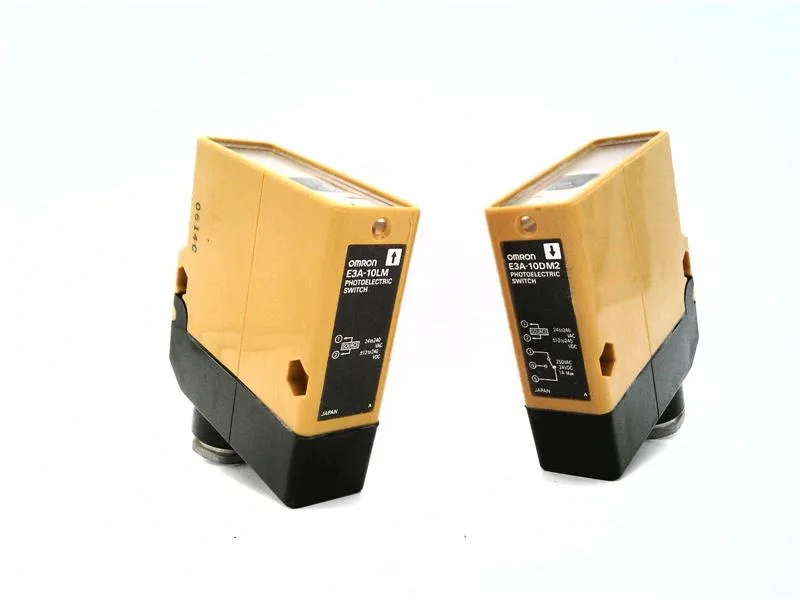 Omron E3A-10M2 — Photoelectric Sensors