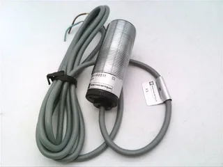 Schneider Electric XSA-A10511 — Proximity Sensors (image 2)