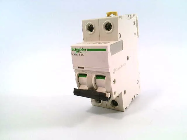 Schneider Electric A9F83202 (image 2)