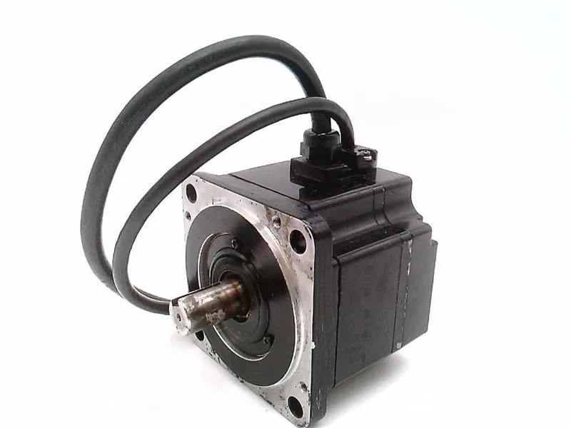 Omron R88M-1M10030T-OS2 — Servo Motors
