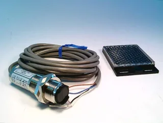 SICK VL180-P132 — Photoelectric Sensors