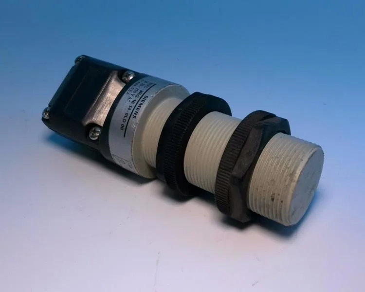 Siemens 3RG1614-6LD00 — Proximity Sensors (image 2)