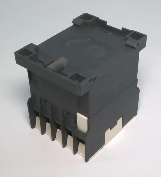 Schneider Electric LC1K0610U72 — Contactors (image 2)