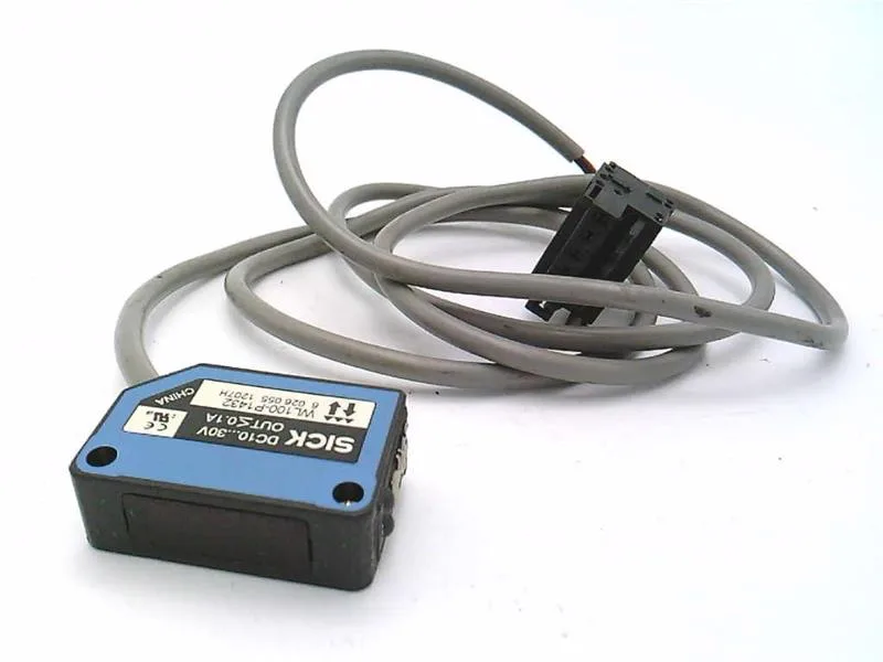 SICK WL100-P1432 — Photoelectric Sensors