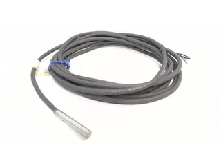 Omron E2E-CR8B1 — Proximity Sensors (image 2)