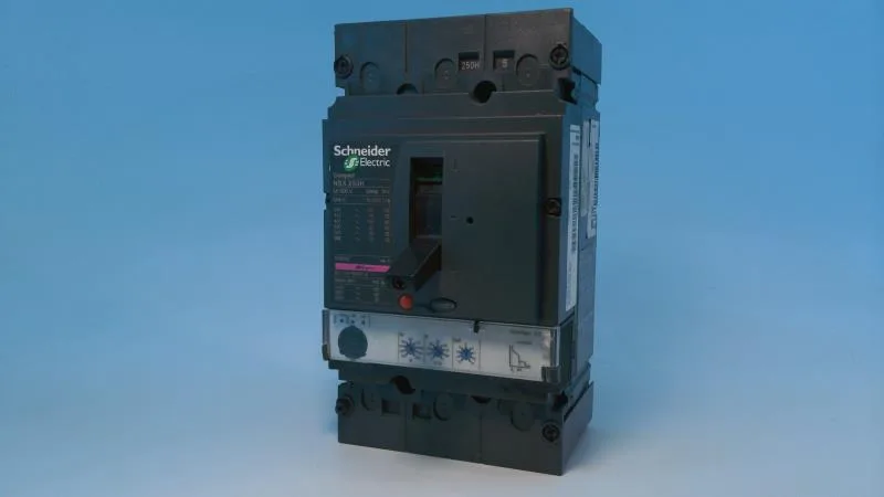 Schneider Electric LV431670 (image 2)