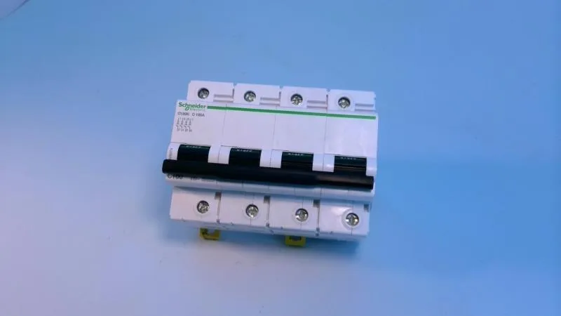 Schneider Electric A9N18374 (image 2)