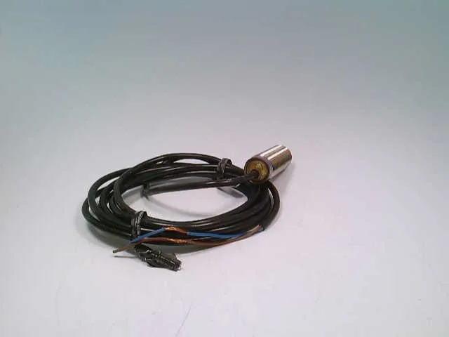 Schneider Electric XS1M18MA239 — Proximity Sensors (image 4)