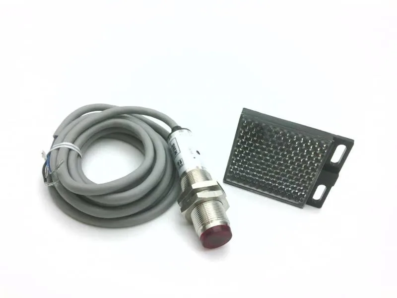 SICK VL180-T162 — Photoelectric Sensors (image 2)