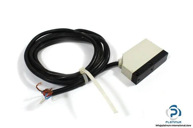 Schneider Electric XULM06031 — Photoelectric Sensors (image 2)