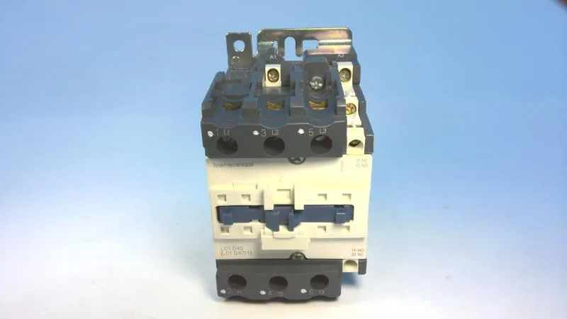 Schneider Electric LC1D40K7 (image 4)