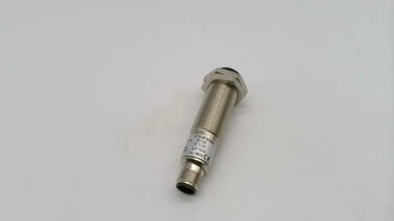 SICK VT18-2P4152 — Photoelectric Sensors