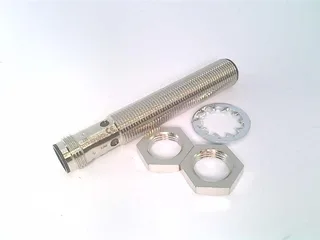 Omron E2B-M12LS04-M1-B2 — Proximity Sensors