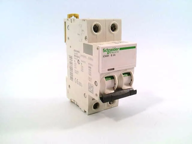 Schneider Electric A9F83202 (image 3)