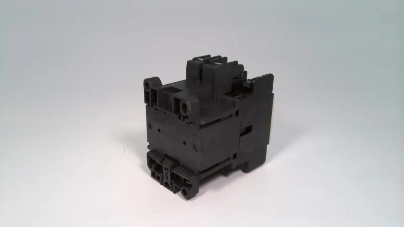 Fuji Electric 4NC0R0101 — Contactors (image 3)