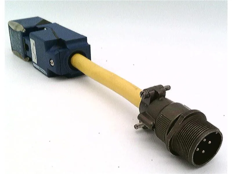 Schneider Electric E1753 — Inductive Proximity Sensors (image 3)