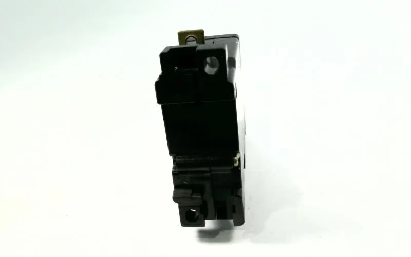 Fuji Electric CP3120XW — Miniature Circuit Breakers (MCB) (image 4)