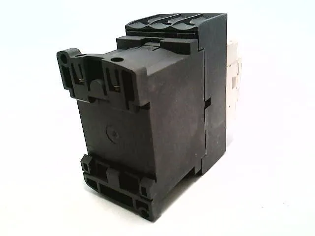 Schneider Electric LC1D38MD (image 3)