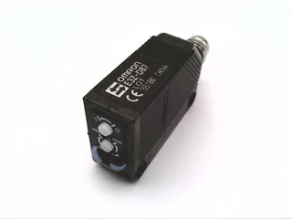 Omron E3Z-D87