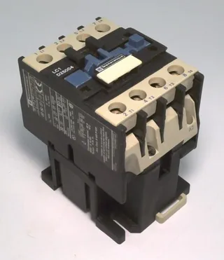 Schneider Electric LC1D25004U5 — Contactors