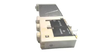 Festo VUVG-B10-T32C-AZT-F-1T1L — Solenoid & Directional Valves (image 2)