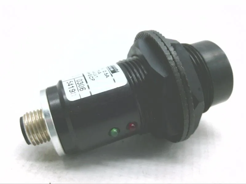 Omron E2AW-M30LN15-M4-T1 — Proximity Sensors