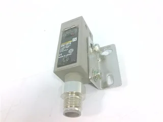 Omron E3S-CR16 — Photoelectric Sensors (image 2)