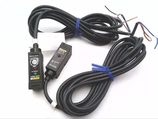 Omron E3R-5E4 — Photoelectric Sensors (image 2)