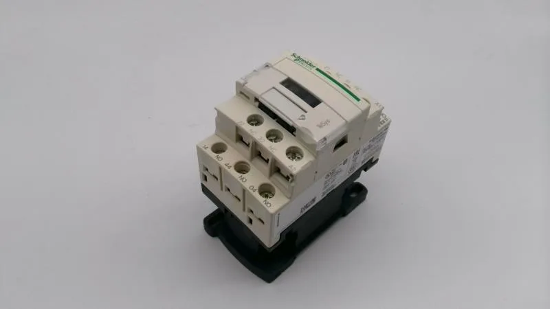 Schneider Electric CAD32Q7 (image 4)