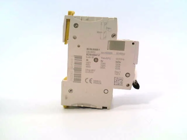Schneider Electric A9F83202 (image 5)