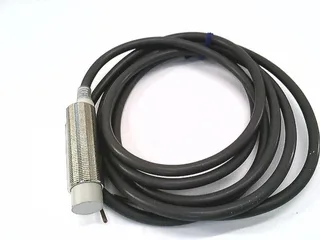 Omron E2E2-X10MC2 2M — Proximity Sensors (image 2)