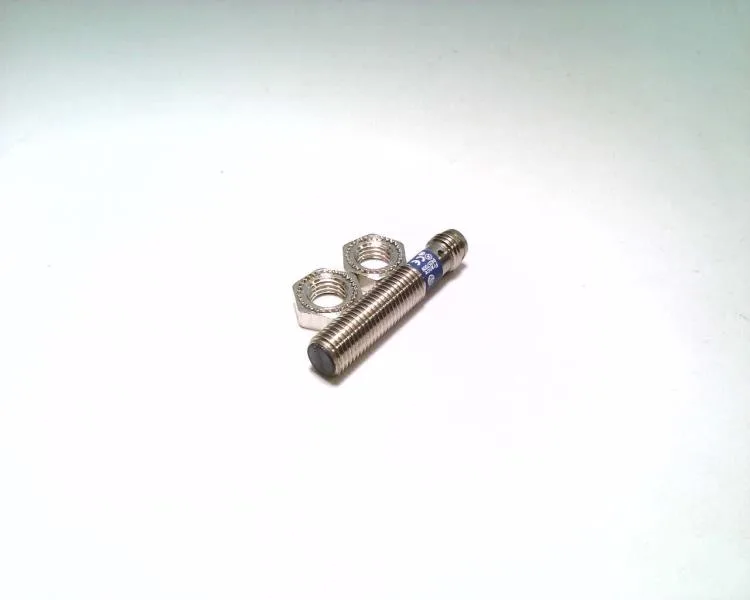 Schneider Electric XS1N08NA349S — Proximity Sensors (image 3)