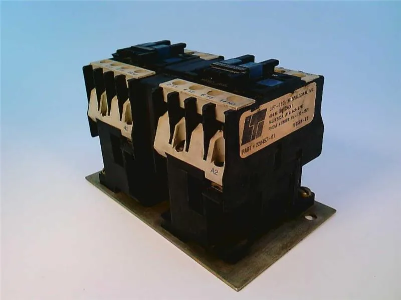 Schneider Electric LC2D1210G6 — Contactors