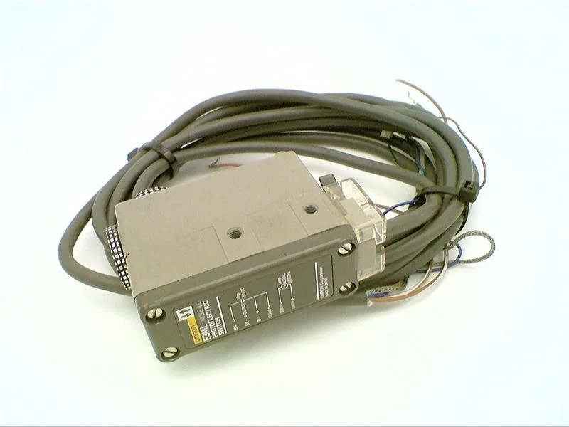 Omron E3ML-M8F4-G — Photoelectric Sensors