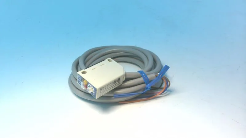 Schneider Electric XUM-J103535 — Photoelectric Sensors