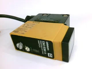 Omron E3A2-R3M4-N30