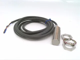 Omron E2E2-X7D1 2M — Proximity Sensors (image 3)