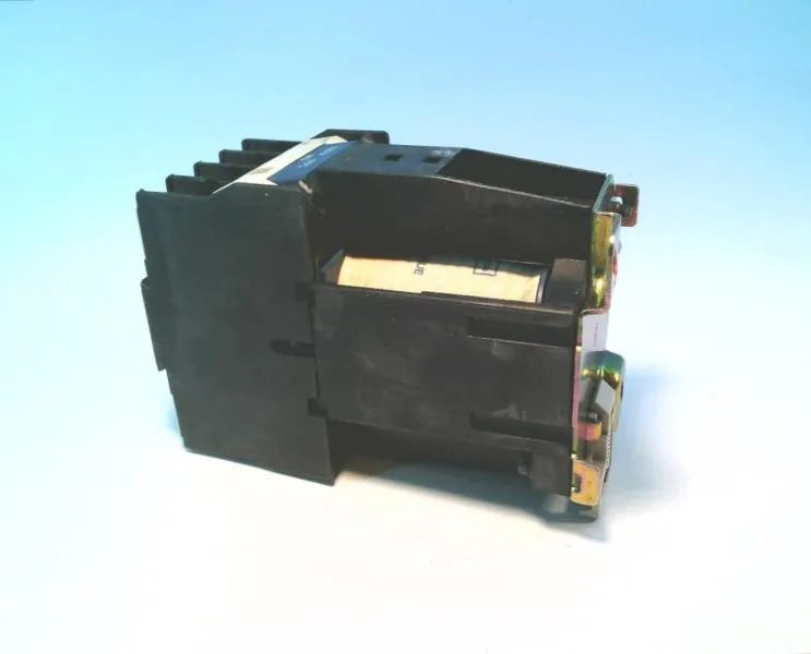 Schneider Electric LP1D25004MD — Contactors (image 2)