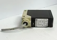 Schneider Electric XUE-T300314 — Photoelectric Sensors