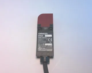 Omron D4GS-N4T-5 — Limit Switches (image 2)