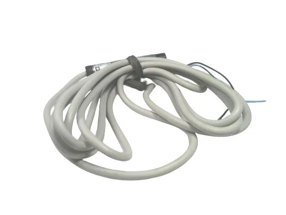 Schneider Electric XSA-H04713 — Proximity Sensors (image 4)
