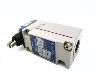 Omron D4A2507HN — Limit Switches (image 2)