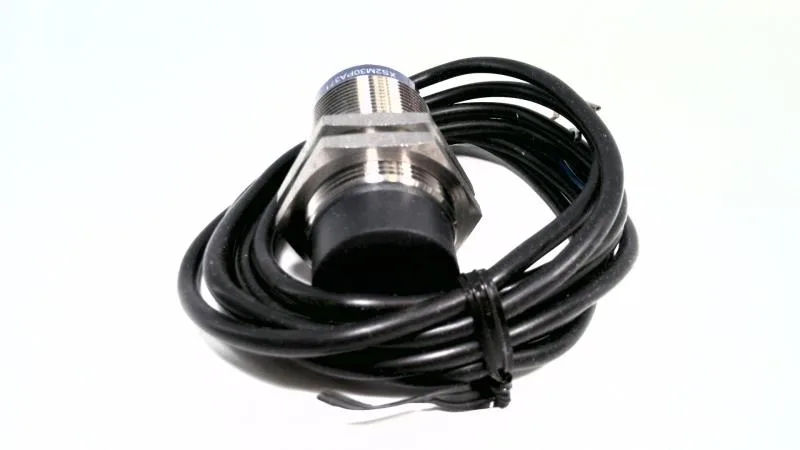Schneider Electric XS2 M30PA371 — Proximity Sensors (image 2)
