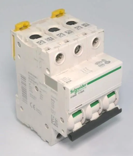 Schneider Electric A9F77363