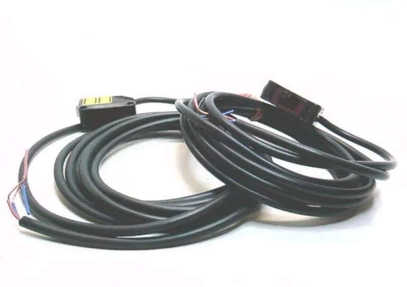 Omron E3Z-LT81 2M — Photoelectric Sensors