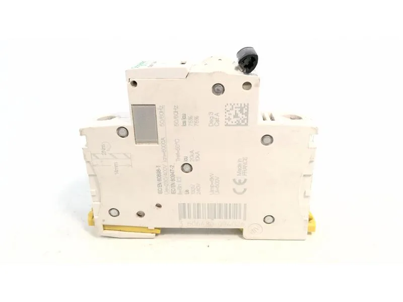 Schneider Electric A9F77106 (image 2)