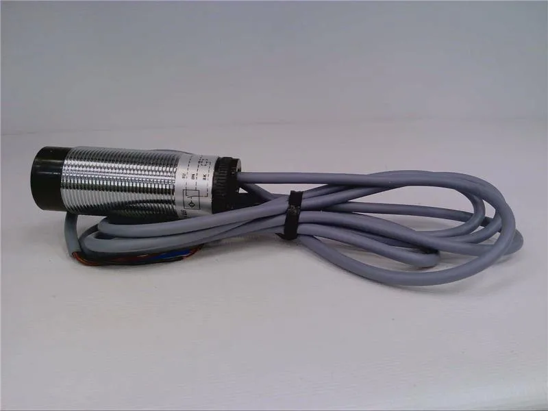 Schneider Electric XSA-J15713 — Proximity Sensors (image 3)