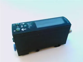 Festo SDE3-V1S-B-HQ4-2P-M8 — Pressure Sensors (image 2)
